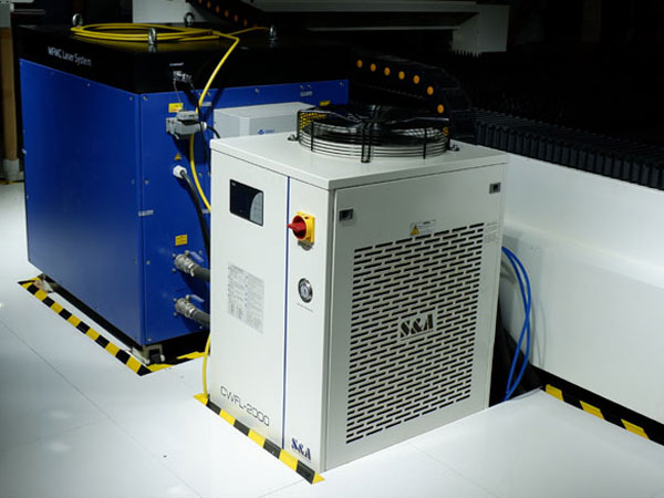 Охладитель CWFL-2000 воды S&A для охлаждать максимальный лазер волокна 2KW