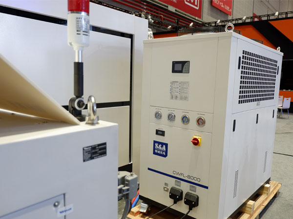 Охладитель CWFL-8000 лазера S&A Совершенн для охлаждая лазера волокна Raycus 8000W