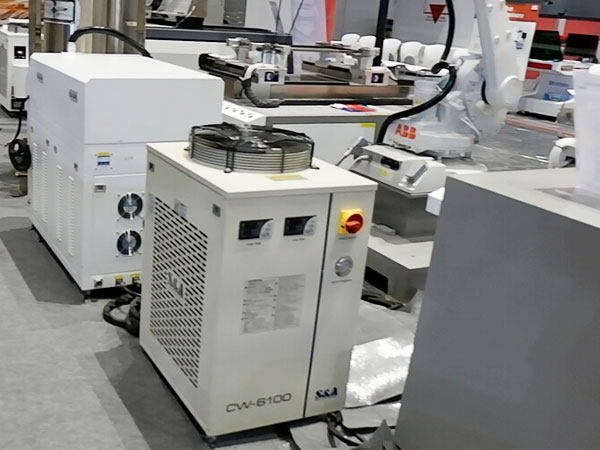 Охладитель CW-6100 воды S&A Малый обеспечивает эффективный охлаждать для робота заварки ABB