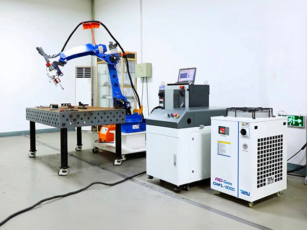 Промышленный чиллер CWFL-3000 для волоконной лазерной резки, сварки и 3D-печати мощностью 3000 Вт Промышленный чиллер CWFL-3000 для волоконной лазерной резки, сварки и 3D-печати мощностью 3000 Вт