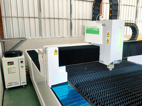 Промышленный чиллер CWFL-3000 для волоконной лазерной резки, сварки и 3D-печати мощностью 3000 Вт Промышленный чиллер CWFL-3000 для волоконной лазерной резки, сварки и 3D-печати мощностью 3000 Вт