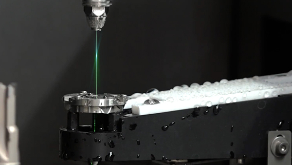 Лазерная технология с водяной струей: решение нового поколения для точного производства