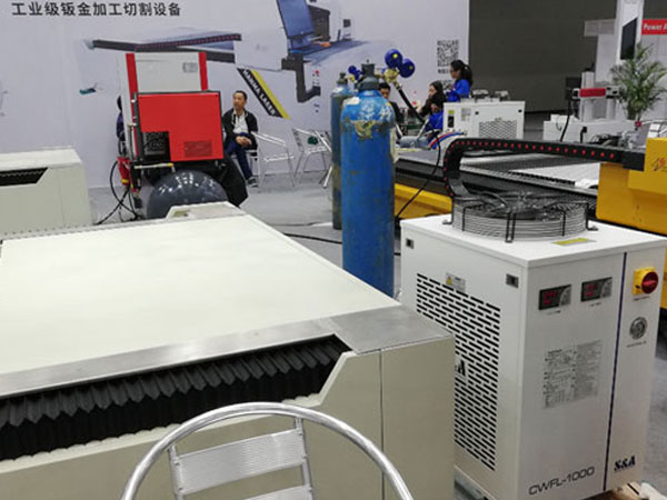 Машина CWFL 1000 охладителя воды S&A для охлаждать автомат для резки металла лазера волокна 1000W